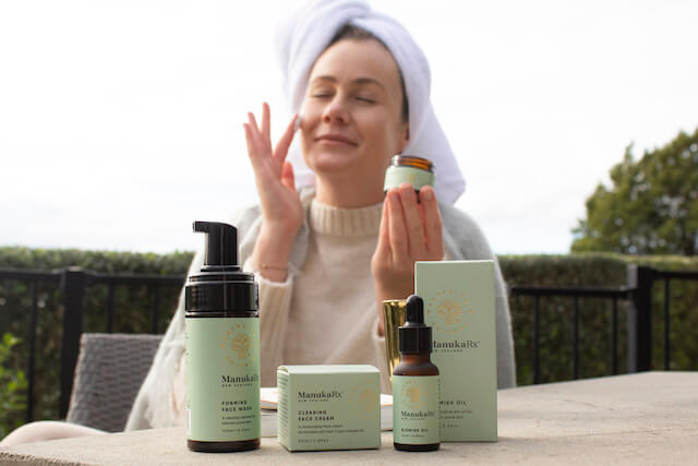 The Do’s and Don’ts of Using Mānuka Oil to Prevent Acne