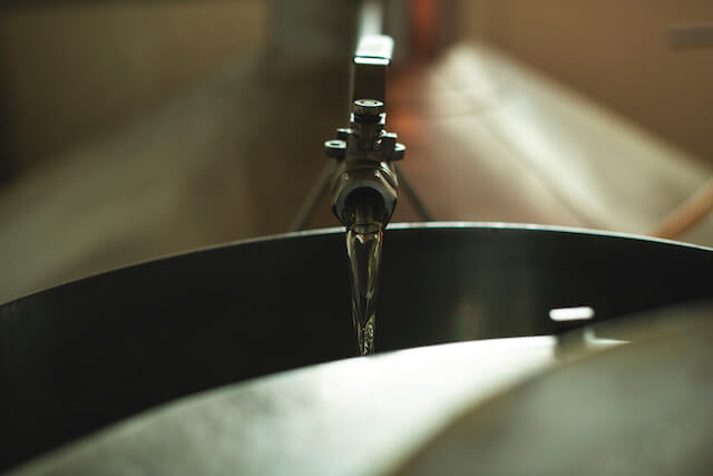 Manuka Oil vs. Manuka Honey: What's the Difference?